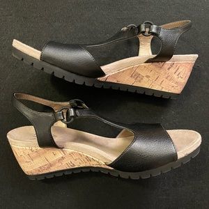 Naturalizer Norwood T-Strap Wedge Sandal
